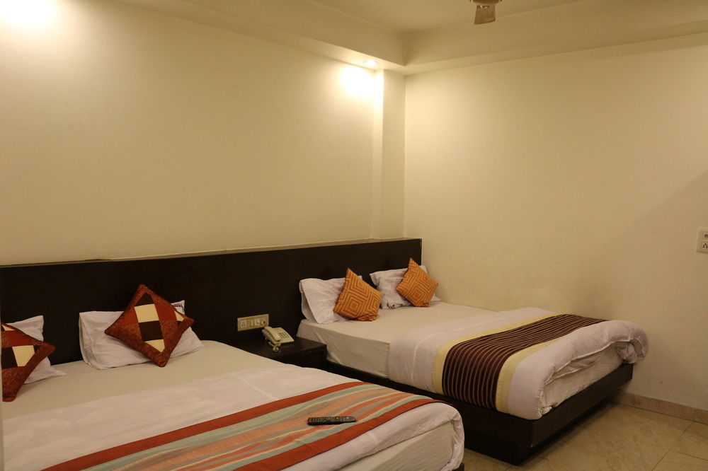 Hotel Seven Seas Inn New Delhi Exterior photo